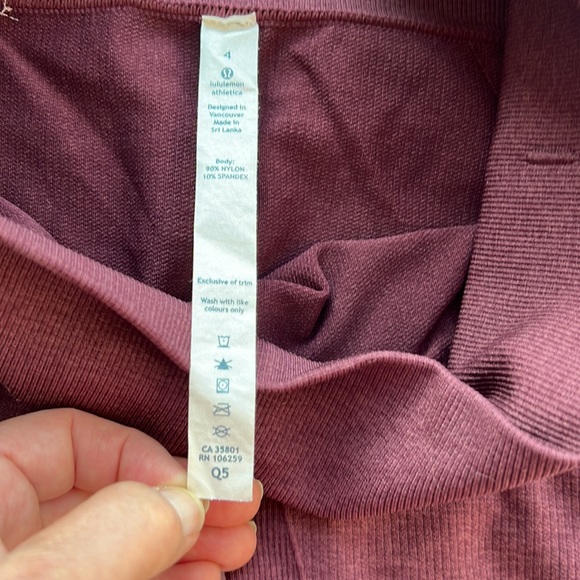 Lululemon Burgundy Leggings Size 4 - Picture 6 of 6